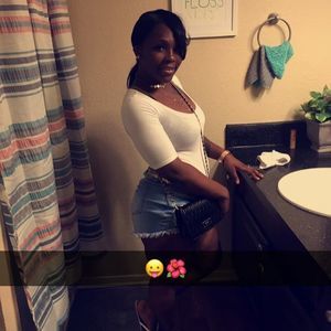 Meet your Posher, Shayee